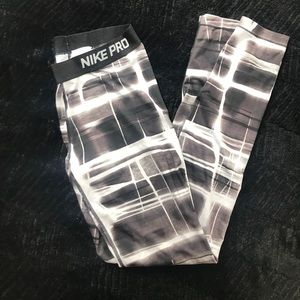 Nike Hyperwarm Leggings size M